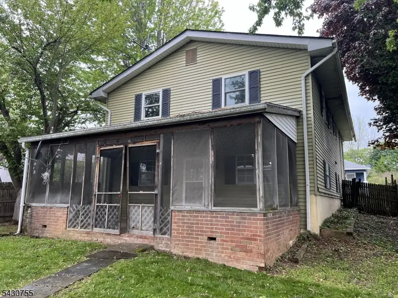 89 W Warren St, Washington, NJ 07882 - #3