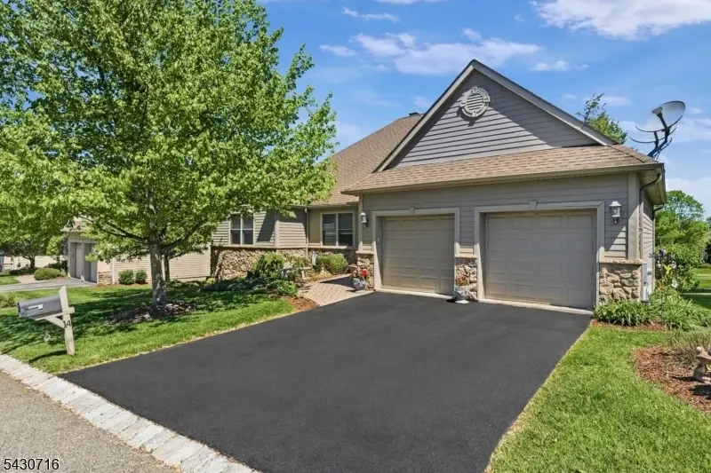 14 Wentworth Ct, Hardyston, NJ 07419 - #1