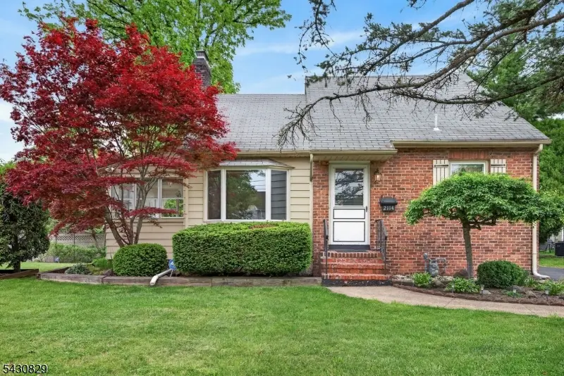 2114 Ludlow St, Rahway, NJ 07065 - #1