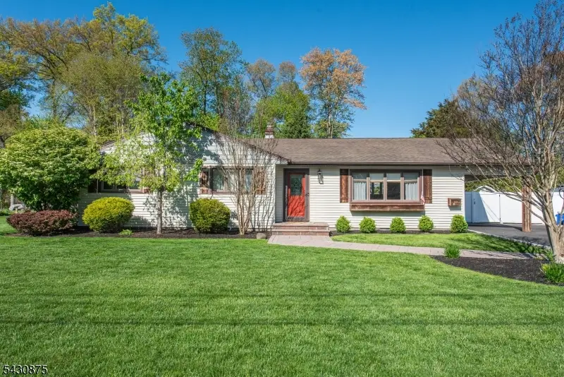 18 Evergreen Dr, Lincoln Park, NJ 07035 - #1