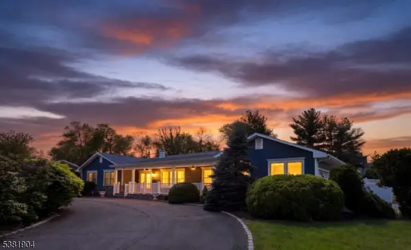 39 Wingate Dr, Livingston Twp., NJ 07039