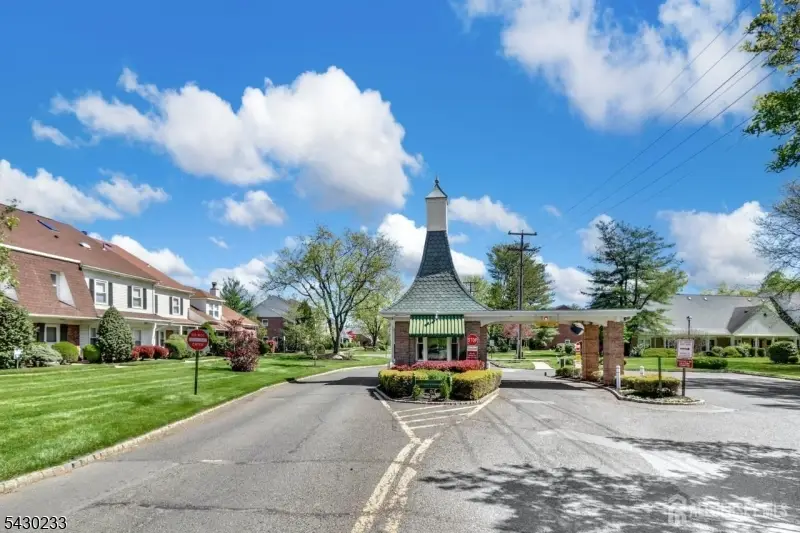 4 Wareham Ct, Scotch Plains, NJ 07076 - #2