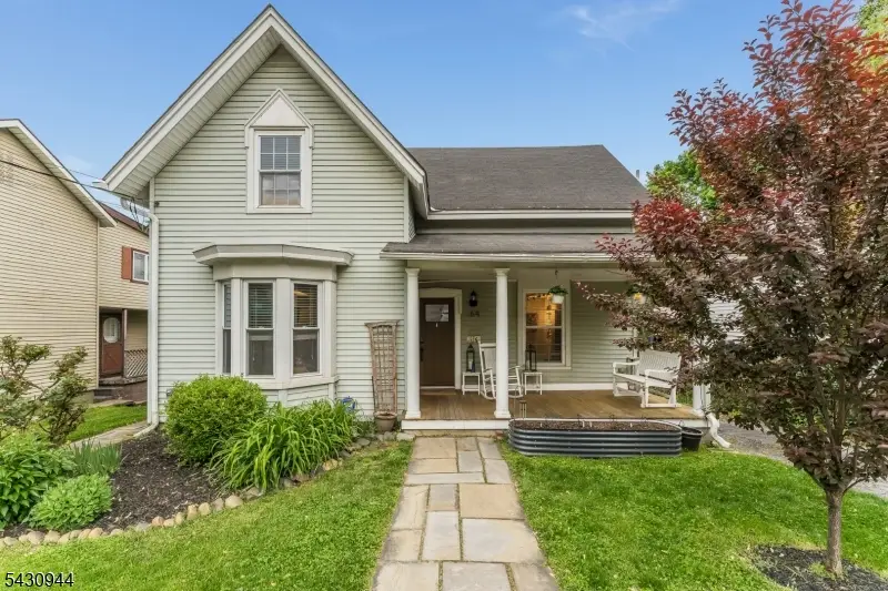 64 Brunswick Ave, Bloomsbury, NJ 08804 - #1