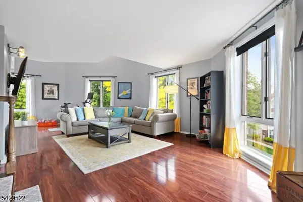 50 Pine St #215, Montclair Twp., NJ 07042
