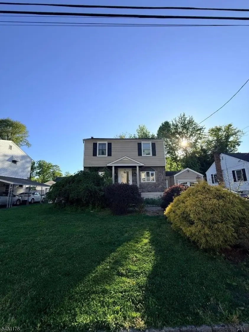 33 Park Dr, Kenilworth, NJ 07033 - #1