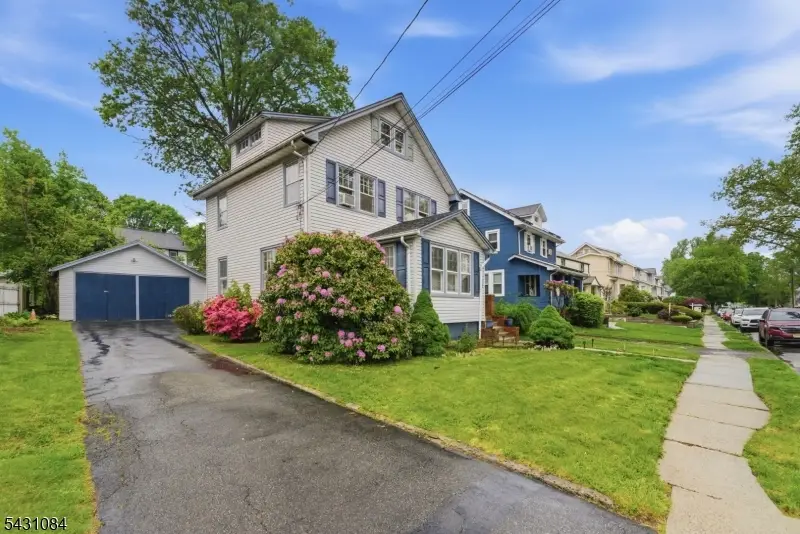 1142 Stasia St, Teaneck, NJ 07666 - #1