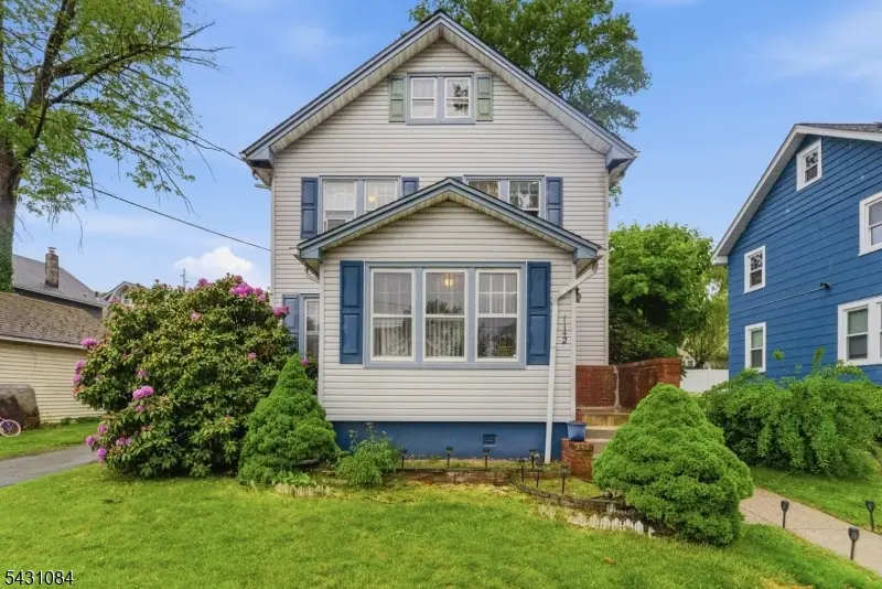 1142 Stasia St, Teaneck, NJ 07666 - #2