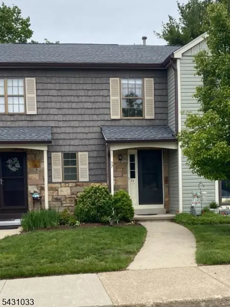 37 Wood Duck Ct, Allamuchy, NJ 07840 - #2