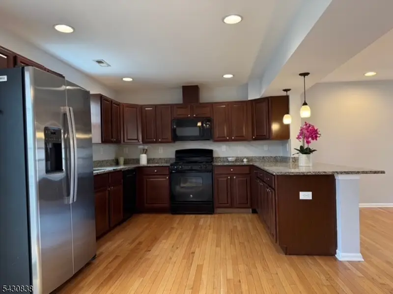 33 Ronald Dr, Franklin, NJ 08873 - #1