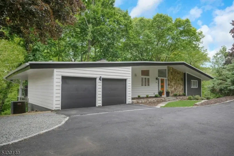 29 Skyline Dr, Morris, NJ 07960 - #2