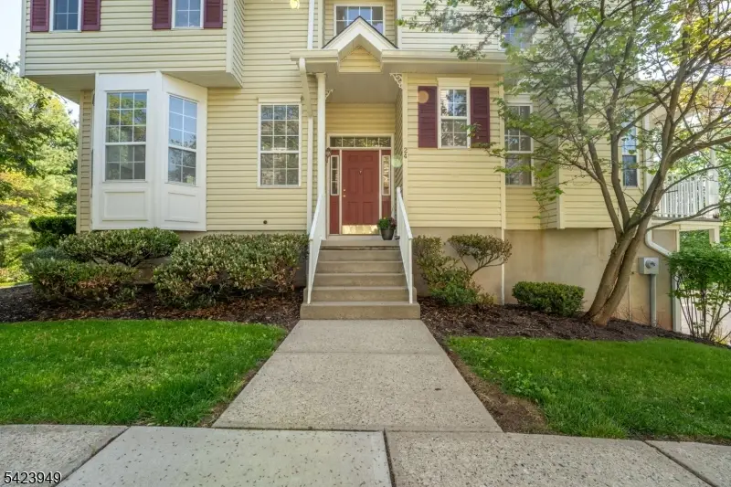 24 Kentworth Ct, Raritan, NJ 08822 - #2
