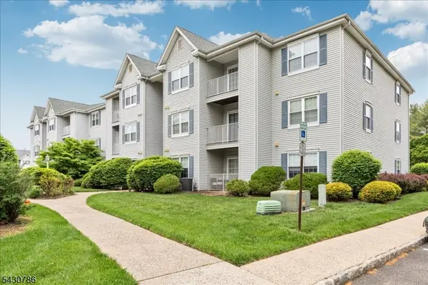 210 Stratford Pl, Bridgewater Twp., NJ 08807