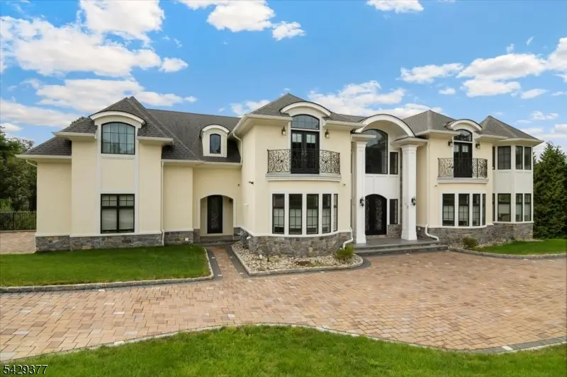 2 Brighton Ct, Livingston, NJ 07039 - #1