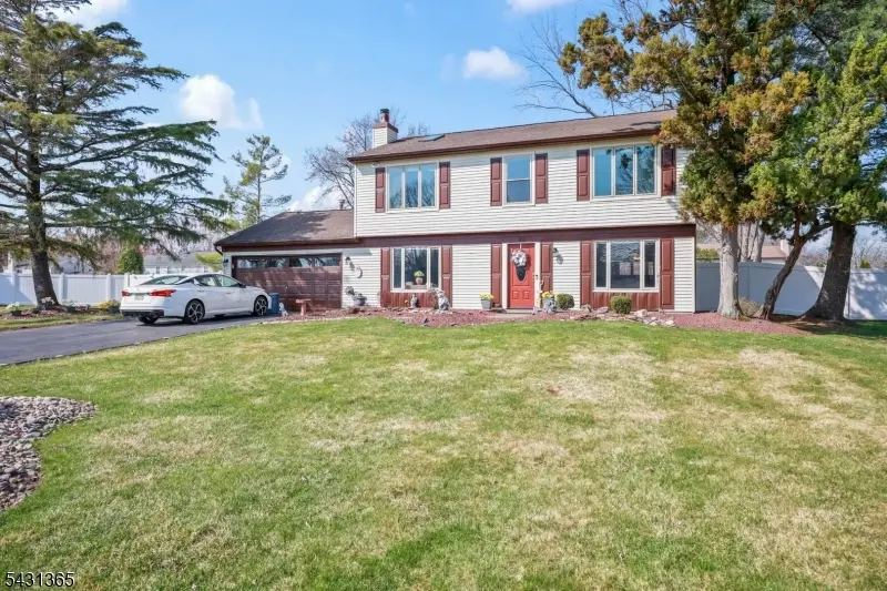 19 Plymouth Ln, Manalapan, NJ 07726 - #2