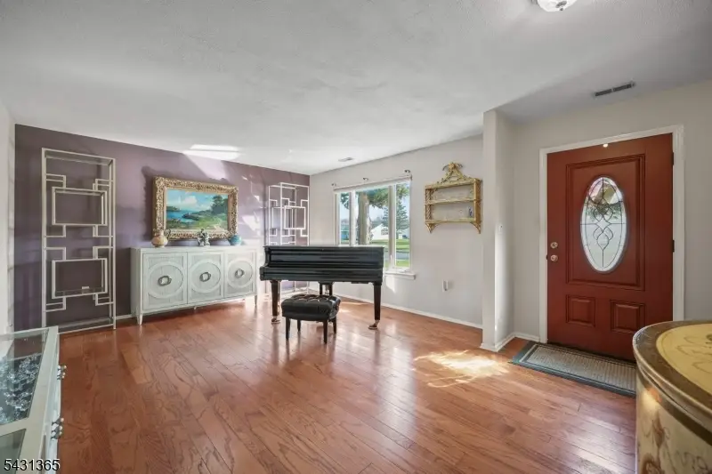 19 Plymouth Ln, Manalapan, NJ 07726 - #3
