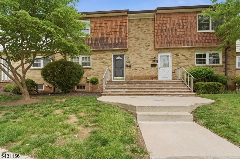 8 Cardinal Ln #3, Hillsborough, NJ 08844 - #2