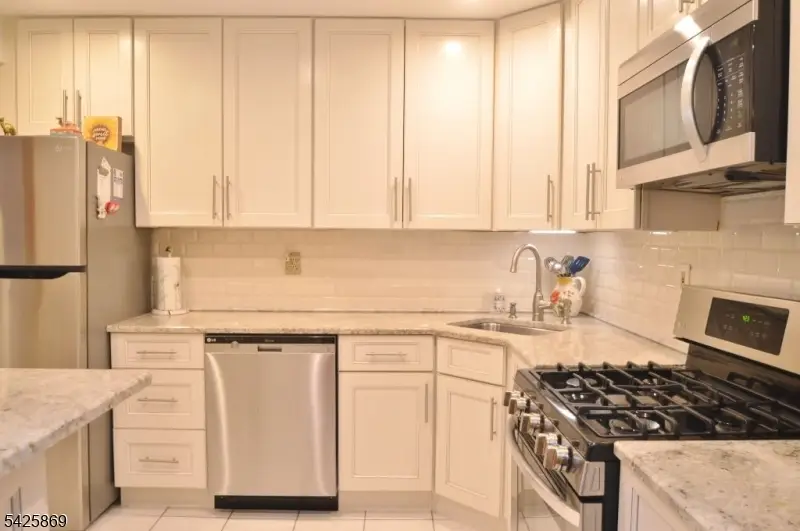 110 Castle Ridge Dr, East Hanover, NJ 07936 - #2