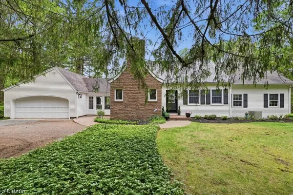114 Upper Sunset Dr, Washington Twp., NJ 07853