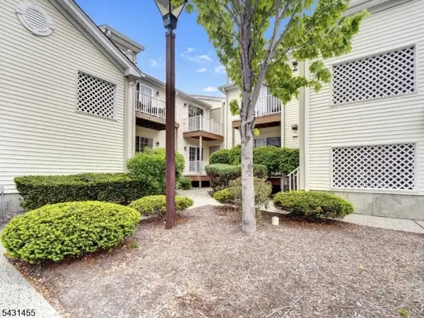 114 Potomac Dr #114, Bernards Twp., NJ 07920