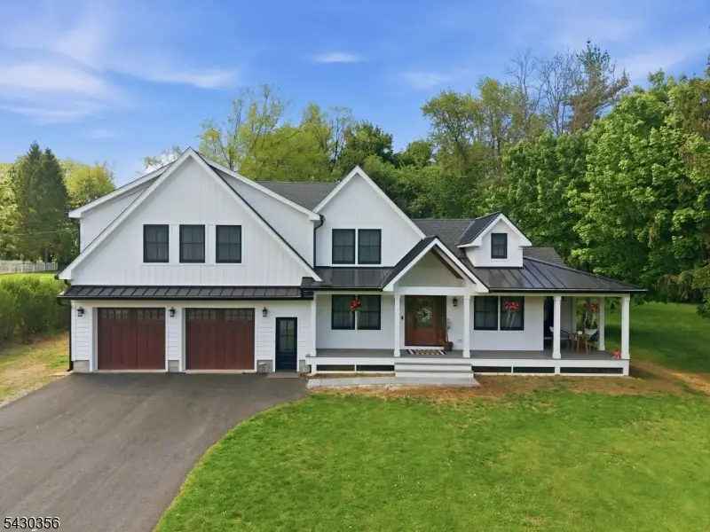 8 Longview Ave, Randolph, NJ 07869 - #1