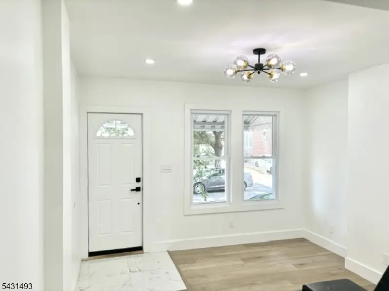 181 Washington St, Trenton, NJ 08611 - #1
