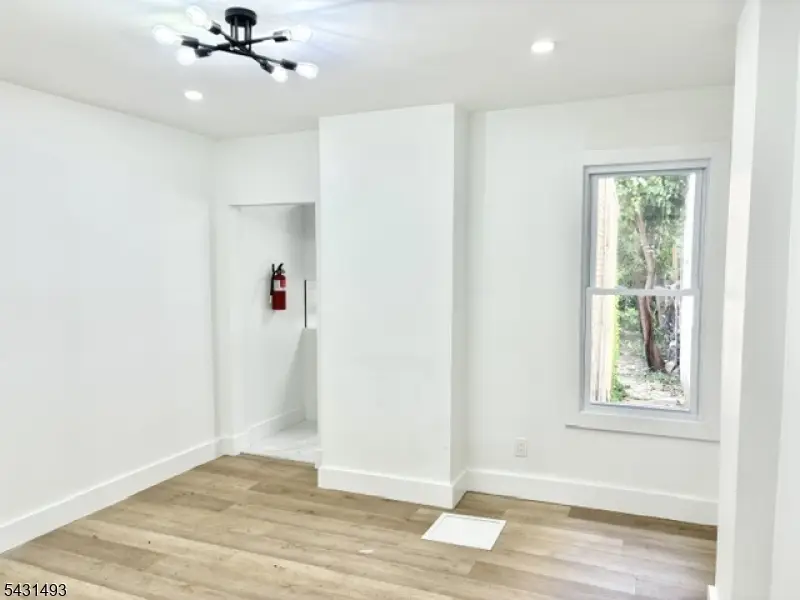 181 Washington St, Trenton, NJ 08611 - #3