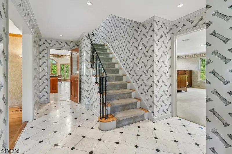 19 Greenbriar Drive, Summit, NJ 07901 - #2