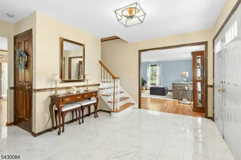 220 Queens Ln, Mountainside, NJ 07092 - #2
