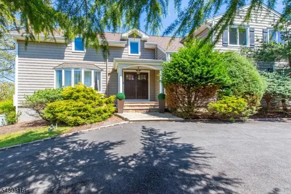 68 Rockledge Dr, Livingston Twp., NJ 07039