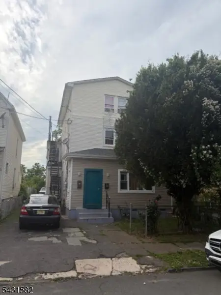 522 Walnut St, Elizabeth City, NJ 07201