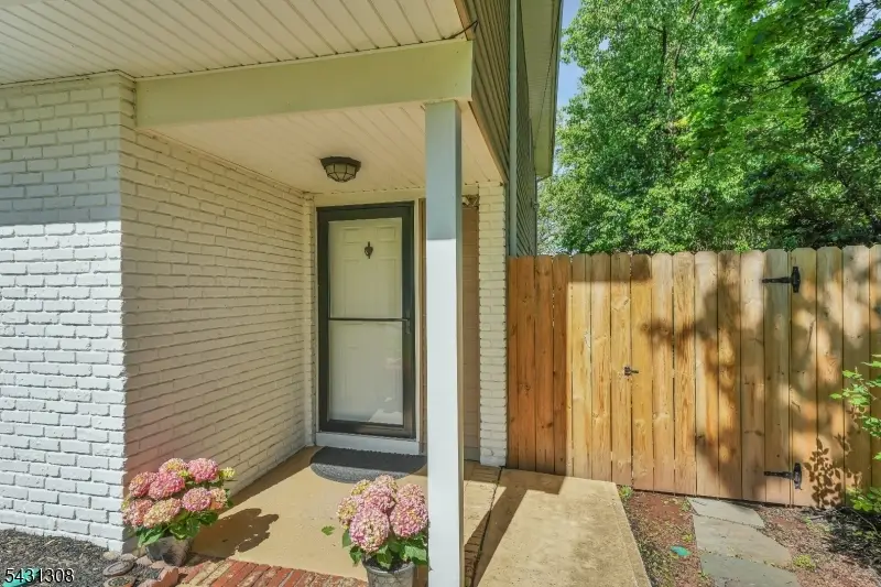 5 Davis Ave, Franklin, NJ 08873 - #3