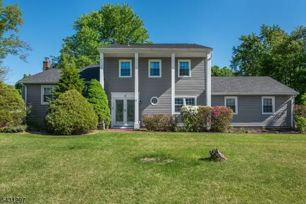 8 Maple Ave, East Hanover Twp., NJ 07936
