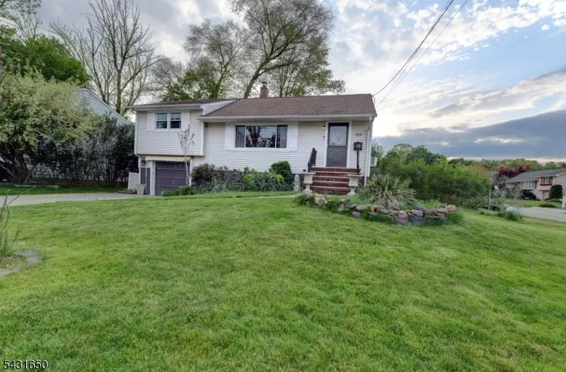 156 Little Falls Rd, Cedar Grove, NJ 07009 - #3