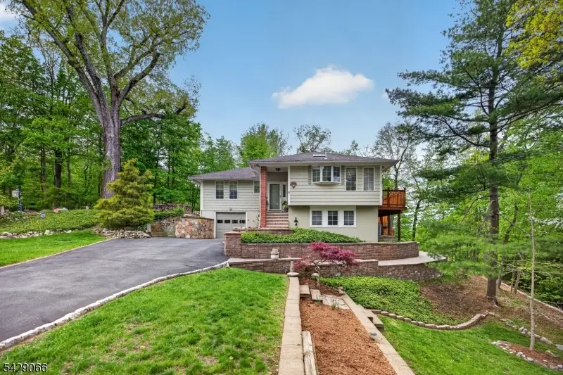 16 Columbus Rd, Lake Mohawk, NJ 07871 - #2