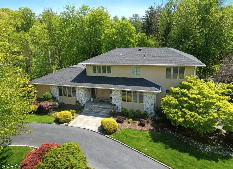 47 Cayuga Way, Millburn, NJ 07078 - #1