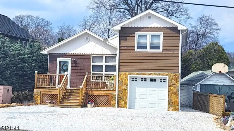 106 Maxim Dr, Hopatcong, NJ 07843 - #2