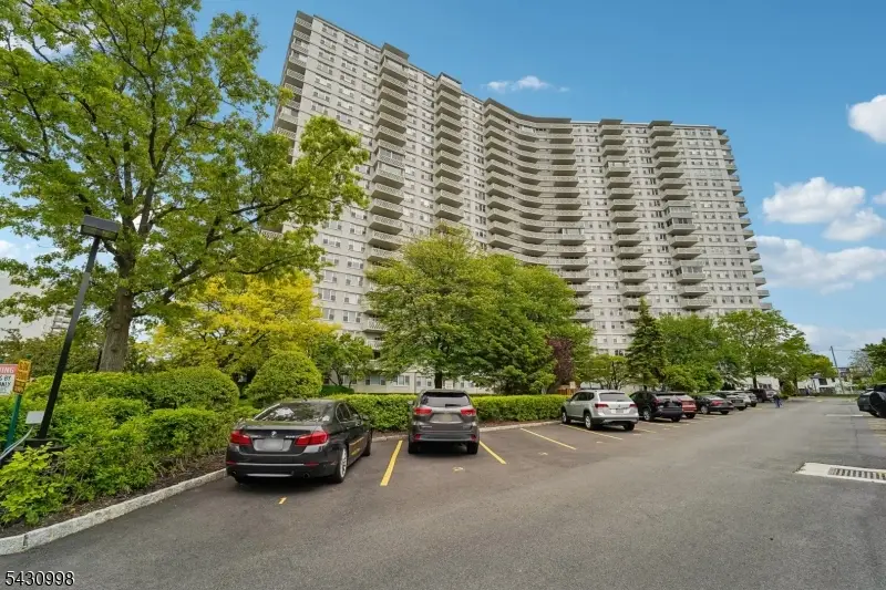 2000 Linwood Ave #4P, Fort Lee, NJ 07024 - #2