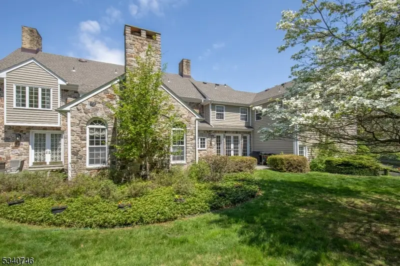 13 Glennon Farm Ln, Tewksbury, NJ 08833 - #2