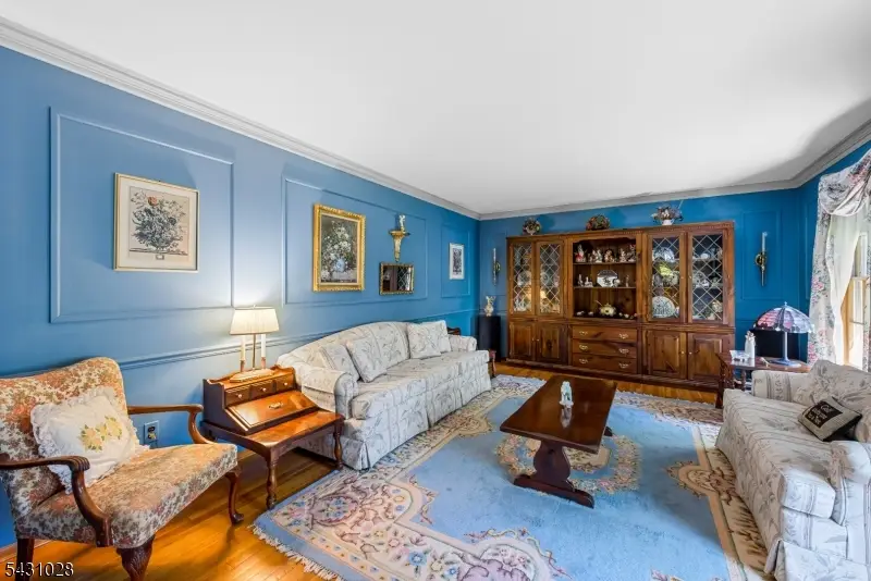 20 E Circuit Dr, Succasunna, NJ 07876 - #2