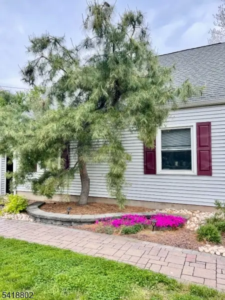 94 Bennington Pkwy, Franklin Park, NJ 08823 - #2