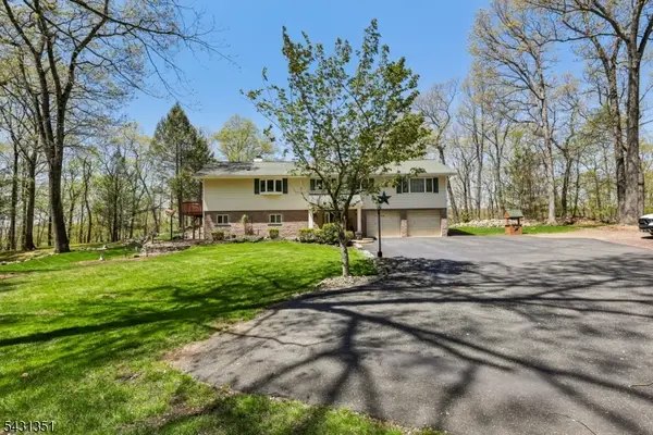 500A Maxim Dr, Hopatcong Boro, NJ 07821