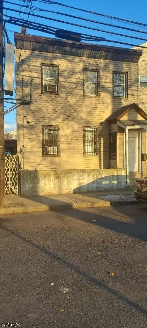 10 Duryea St, Newark, NJ 07103 - #1