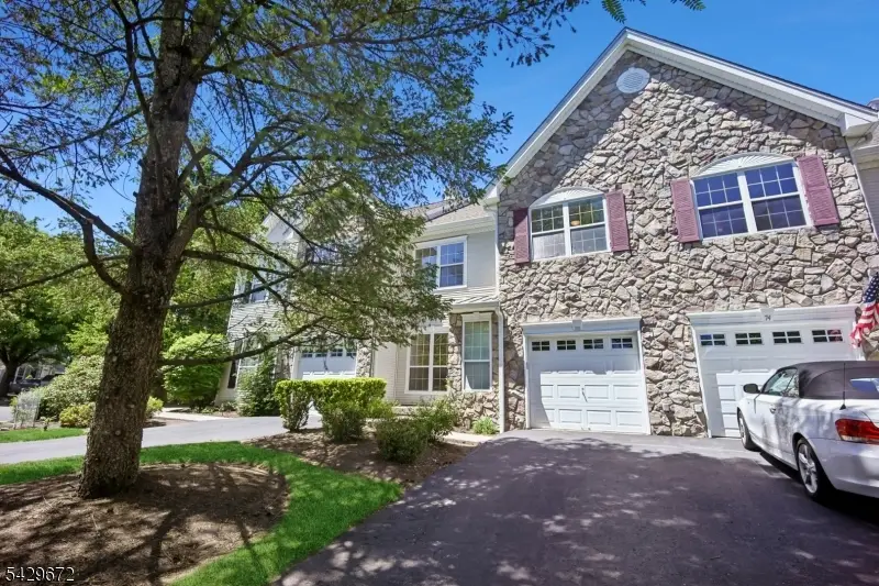 72 Dorchester Dr, The Hills, NJ 07920 - #2