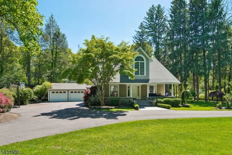 42 Hillside Ave, Upper Saddle River, NJ 07458 - #1