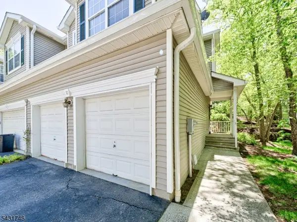 10 Cypress Ct, Clinton Town, NJ 08809