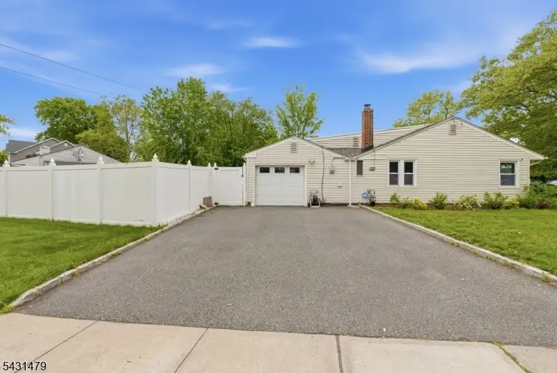 2339 Knapp Dr, Rahway, NJ 07065 - #3