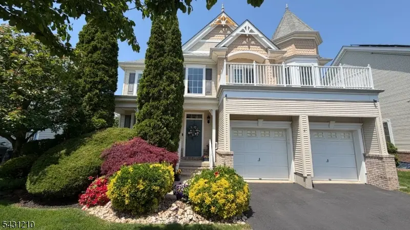 4 Spinnaker Dr, South Amboy, NJ 08879 - #1