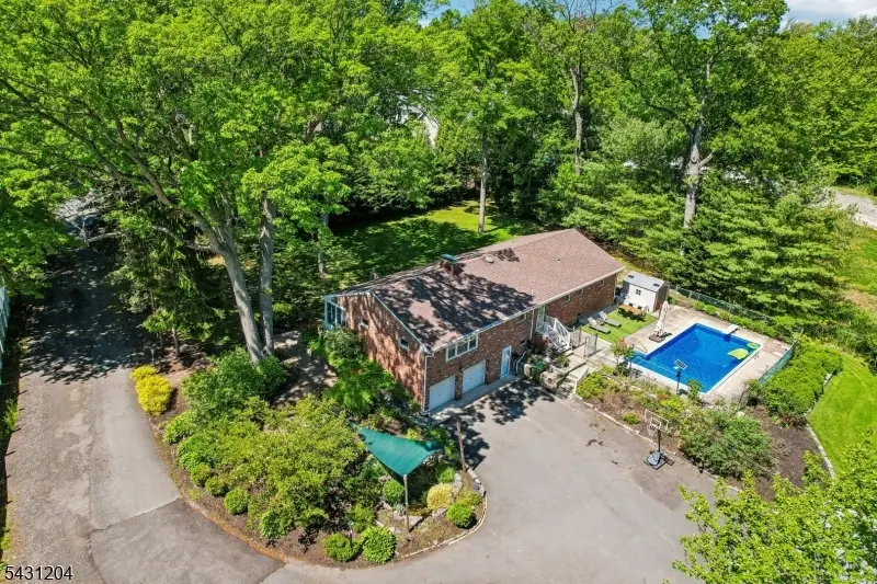 881 Bordentown Ave, Sayreville, NJ 08879 - #1