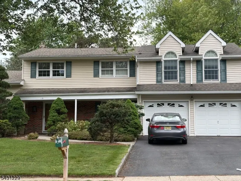 19 Annette Dr, Edison, NJ 08820 - #2