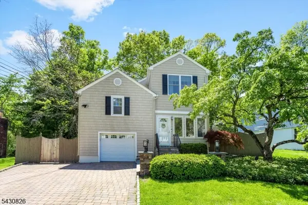 20 Beechwood Rd, Florham Park Boro, NJ 07932
